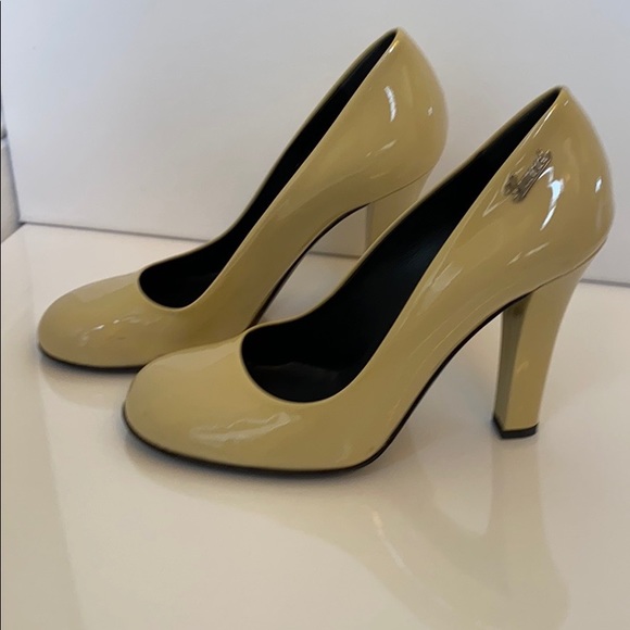 GUCCI Creme Patent Leather Pump - Picture 4 of 16
